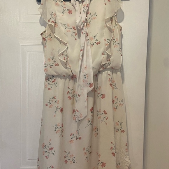 Flowy Floral Thyme Dress – Comfy & Bump-Friendly! - Picture 1 of 4